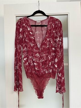 Free People Burgundy Printed Lace-Trim V-Neck Bodysuit